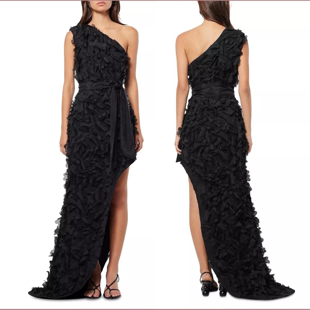 Elliatt Marcia Ruffled One Shoulder Gown in Black